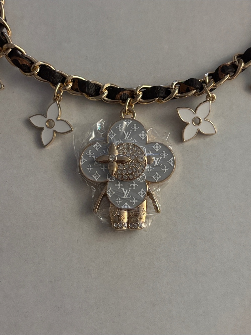Louis Vuitton bag Charm Gold & White Charm Chain - Picture 2 of 3